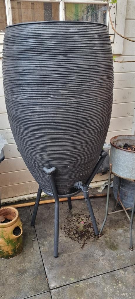 Capi regenton op poot, 75 tot 150 liter, Ophalen, Zo goed als nieuw, Met kraantje