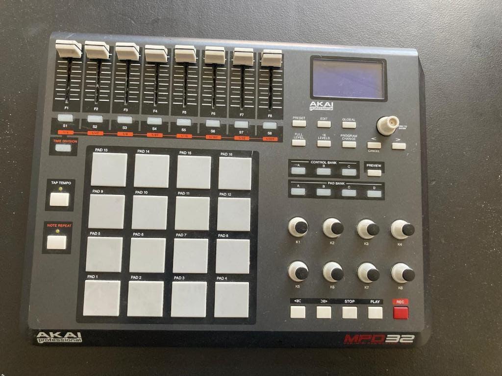 Akai MPD32, Ophalen of Verzenden, Zo goed als nieuw