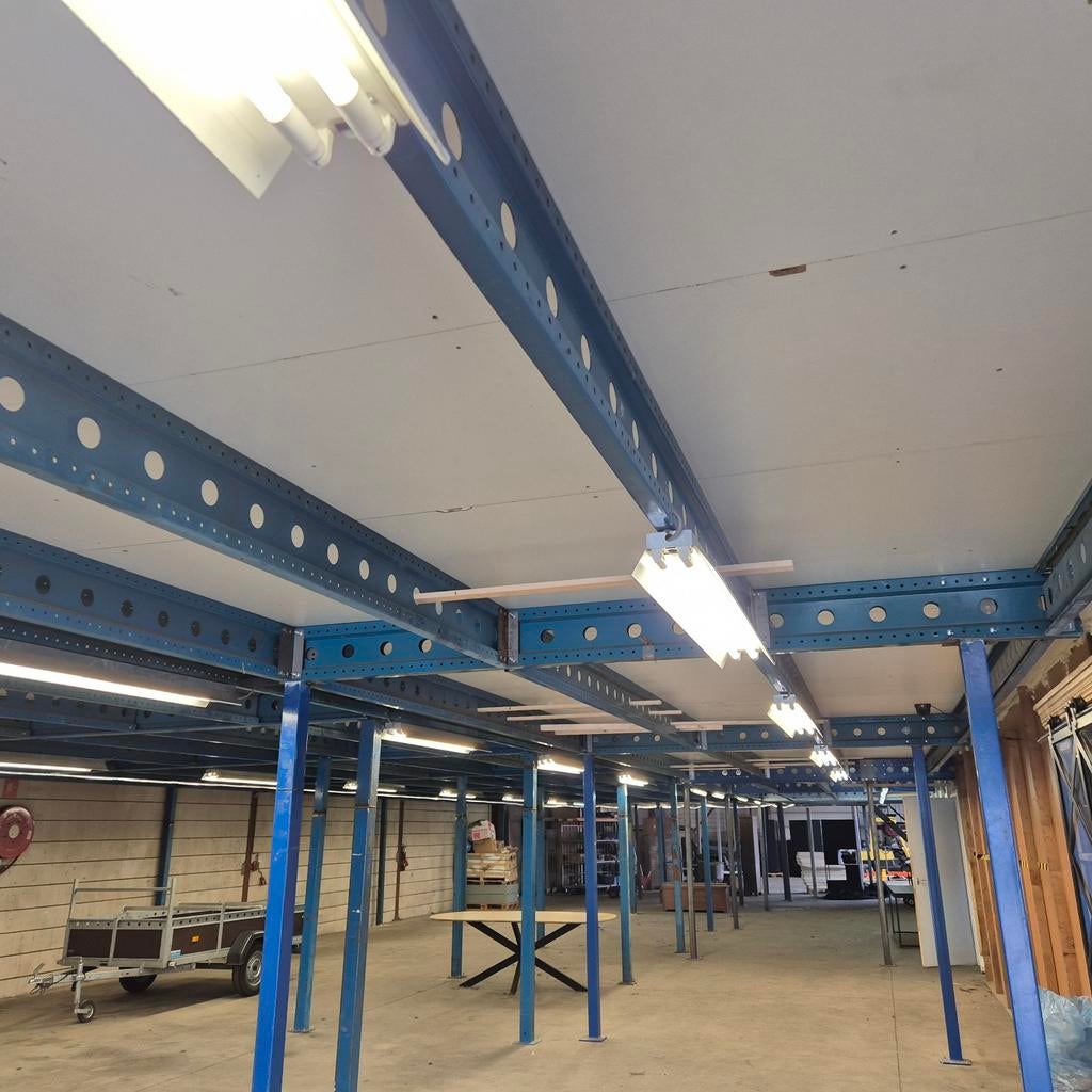 Entresol verdiepingsvloer, Ophalen