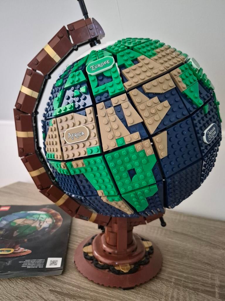 Lego wereldbol 21332, Ophalen, Zo goed als nieuw