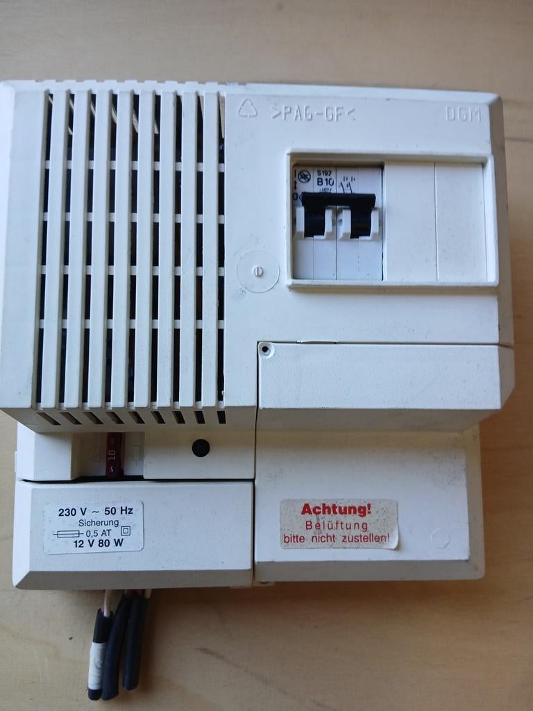 OMVORMER HOBBY CARAVAN ORIGINEEL  220/ 12 VOLT, Caravans en Kamperen, Caravan accessoires, Gebruikt, Ophalen of Verzenden, ., Hobby