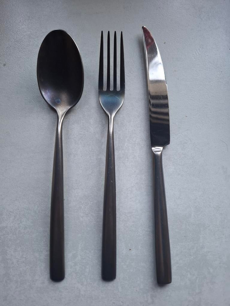 Zwart rvs bestekset bestaande uit lepel, vork en mes, Ophalen of Verzenden, Zo goed als nieuw, Rvs of Chroom, Vaatwasserbestendig