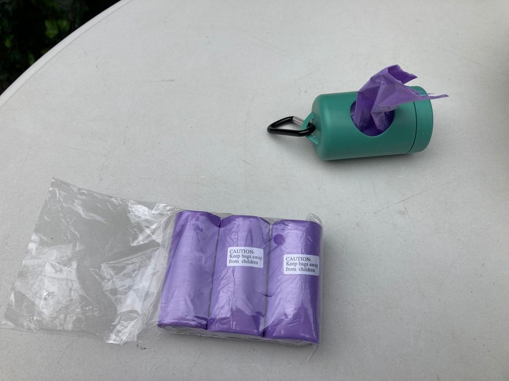 Beeztees poepzakhouder + 3x navulrol poepzakjes, Dieren en Toebehoren, Honden-accessoires, Ophalen of Verzenden, Zo goed als nieuw