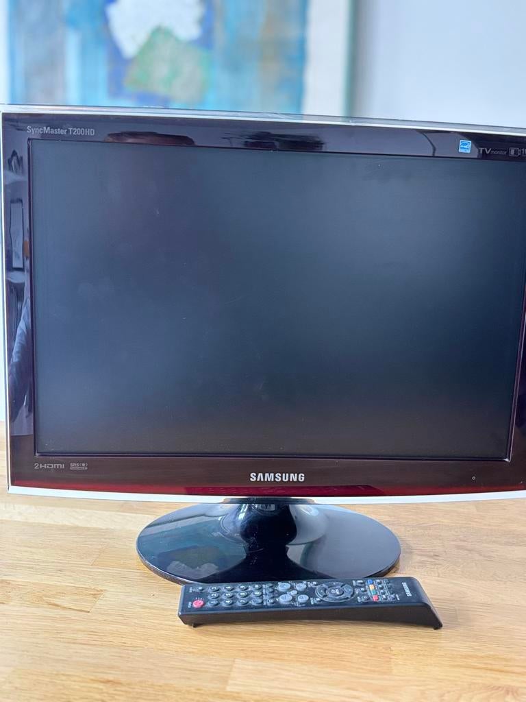 Kleine dunne Samsung televisie op voet, Ophalen, Gebruikt, 50 Hz, LCD