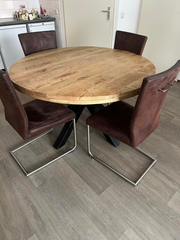 Complete inboedel mangohout, Ophalen