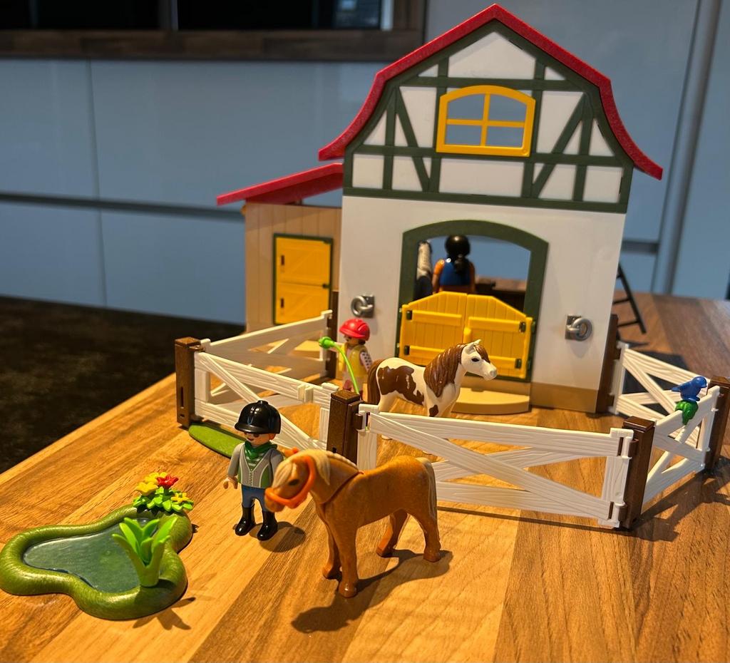 Playmobil 6927 en 5684 ponypark met accessoires, Ophalen of Verzenden, Gebruikt, Jongen of Meisje