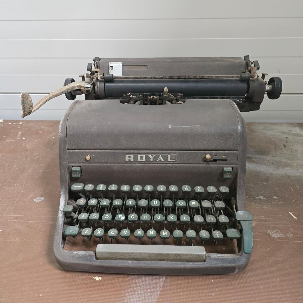 Royal Antieke Typmachine - Voor decoratie of hobby, Diversen, Typemachines, Gebruikt, Royal Antieke Typmachine - Voor decoratie of hobby