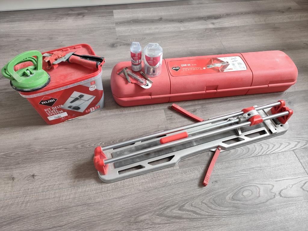 Rubi tegelsnijder en Delta level systeem., Ophalen of Verzenden, Gebruikt