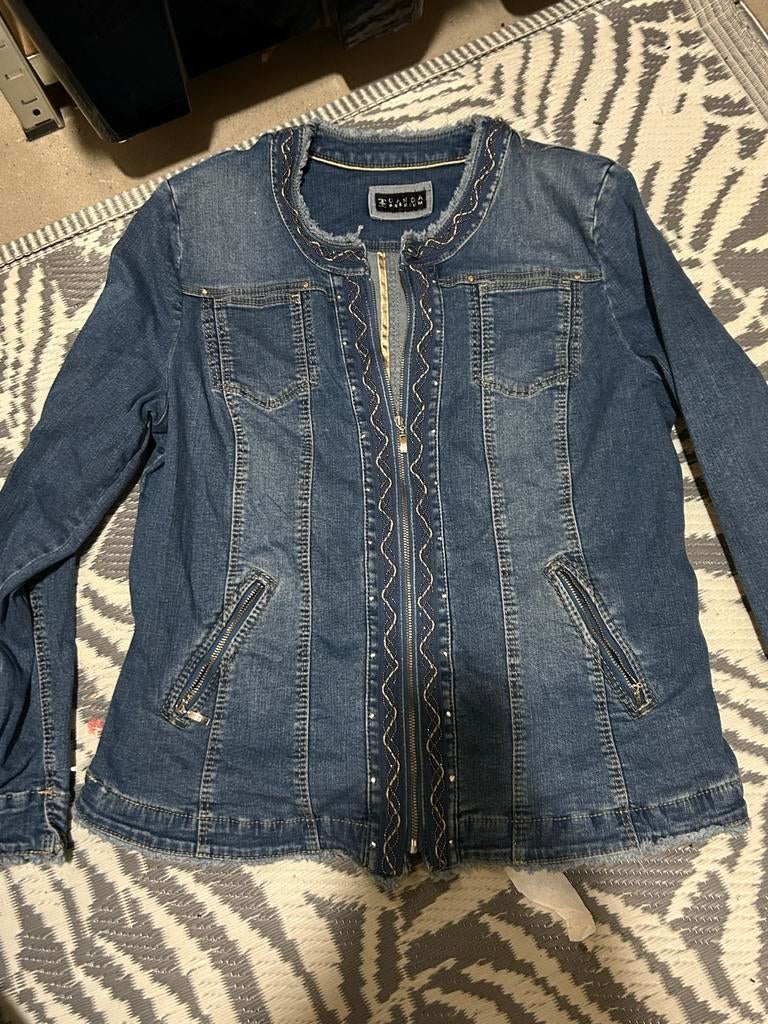 Blauwe spijkerjas met rits en details, Ophalen of Verzenden, Zo goed als nieuw, Maat 42/44 (L), Blauw