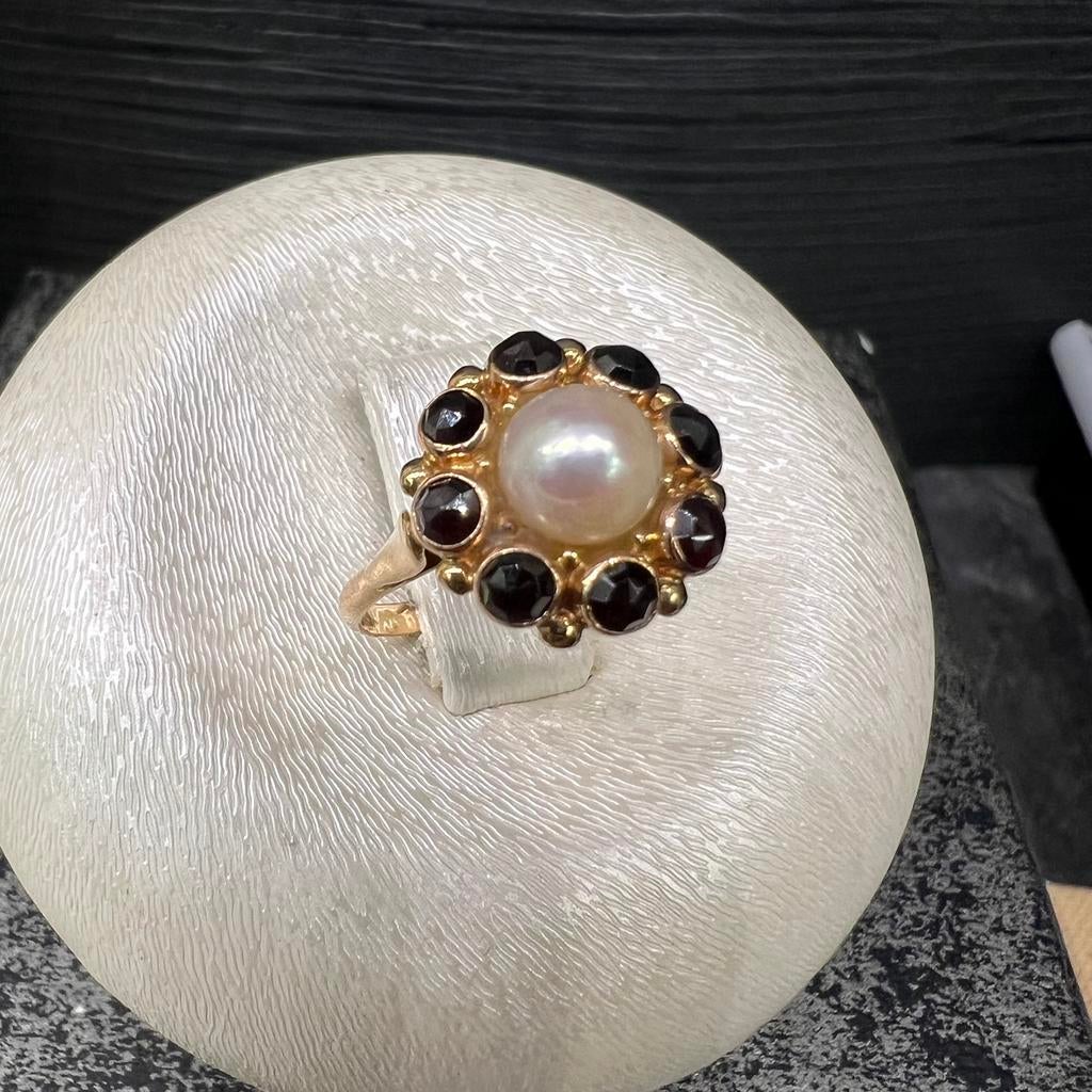 14 karaat gouden ring met robijnen en parel, Ophalen of Verzenden, Nieuw, Goud, Dame