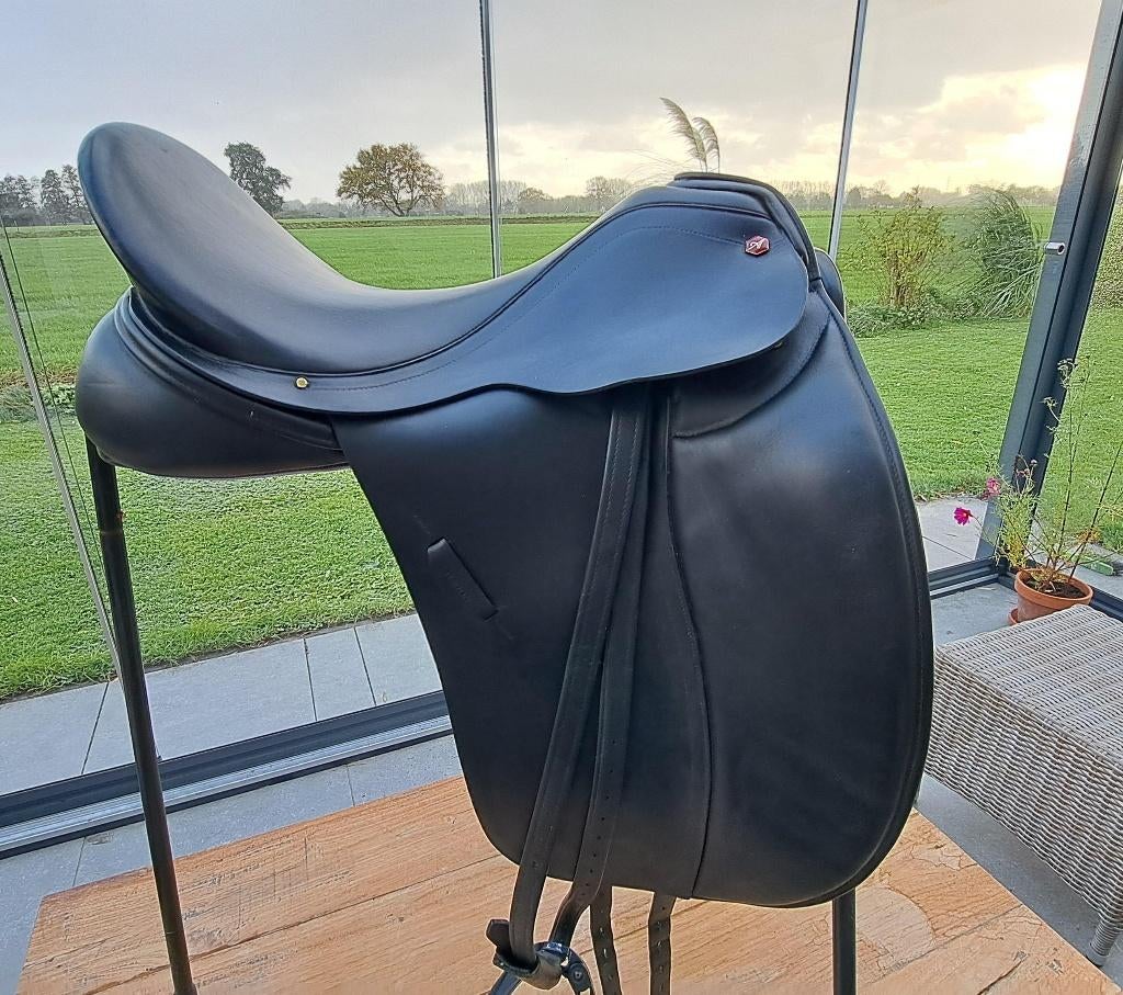 Albion Dressuurzadel SLK2 18 inch Als nieuw!, Dieren en Toebehoren, Ophalen, Zo goed als nieuw, Dressuur