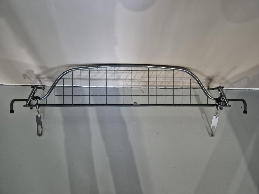 Travall TDG1211 hondenrek Audi A4 8K Avant 2008-2012, Ophalen, Zo goed als nieuw