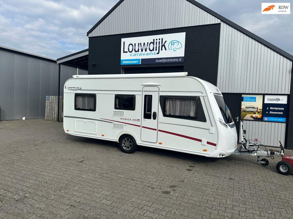LMC Musica 490 E ’20 (Mover, Enkele Bedden, Rondzit), Caravans en Kamperen, Rondzit, 7 tot 8 meter, Bedrijf, Kelvinstraat 23
7701BZ  Dedemsvaart, NL