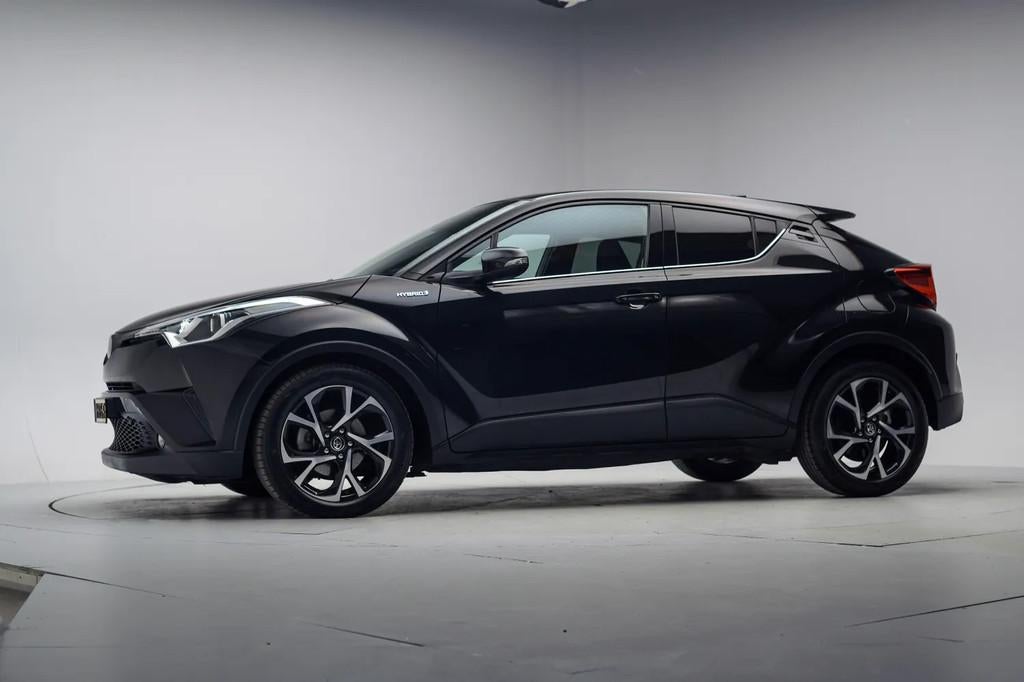 Toyota C-HR 1.8 Hybrid Dynamic Aut. [ Navigatie Camera Stoel, Automaat, 4 cilinders, Zwart, 26 km/l
