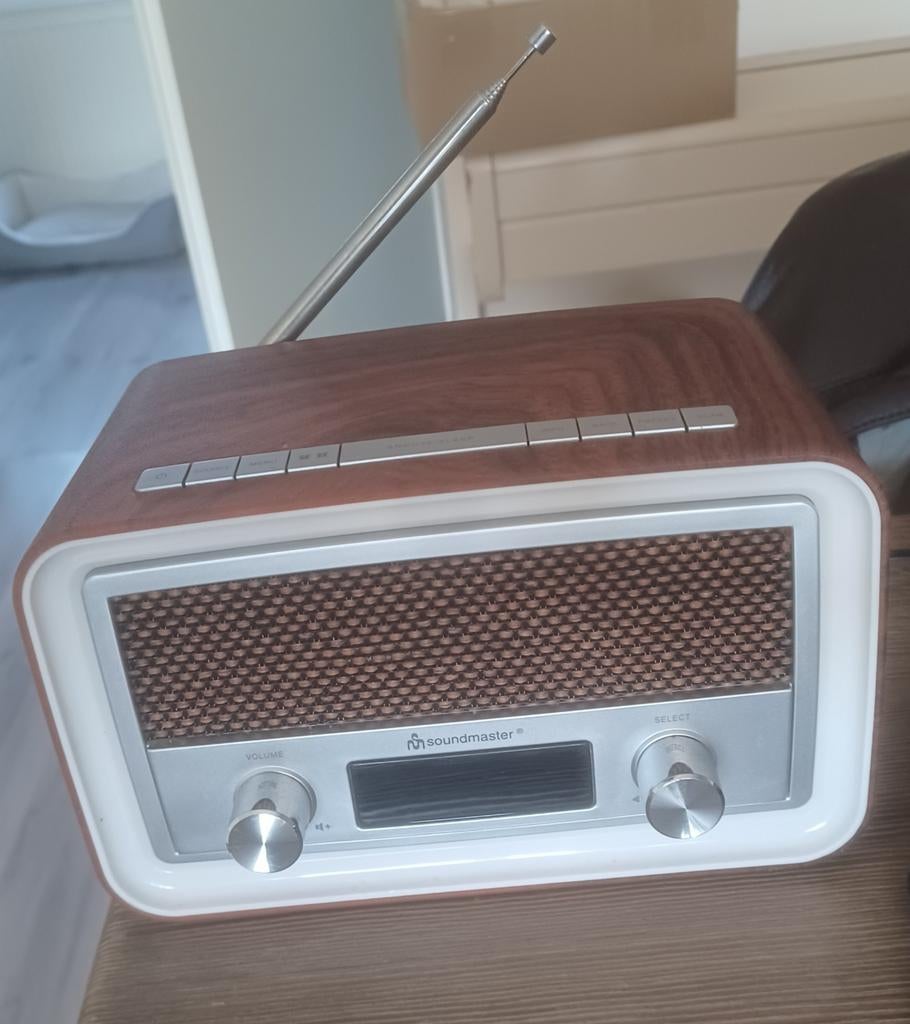 Soundmaster retro radio UR-190 DBR Dab/Dab+ & adapter, Ophalen of Verzenden, Zo goed als nieuw