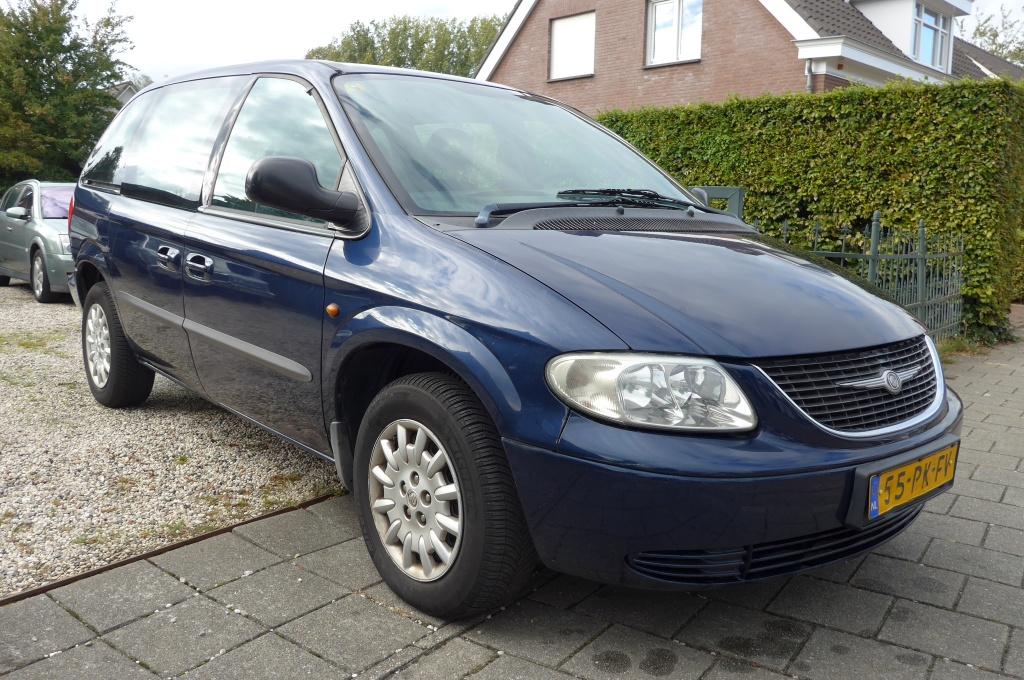 Chrysler Voyager 3.3i V6 SE Luxe (bj 2004, automaat), Auto's, 450 kg, Gebruikt, Blauw, 7 stoelen