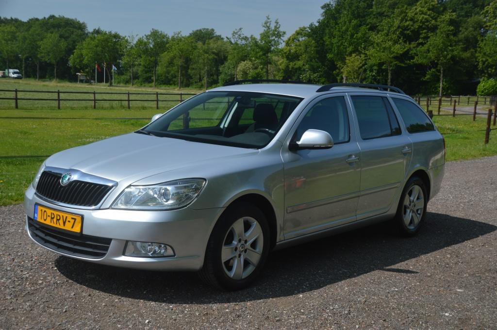 Skoda Octavia Combi 1.2 TSI Ambition Bns Clima Cruise Navi P, Auto's, Euro 5, Stof, Gebruikt, 4 cilinders