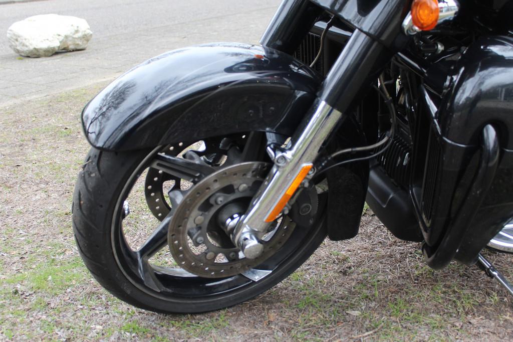 Harley-Davidson Street Glide FLH-XSE Street-Glide CVO scream - foto 3