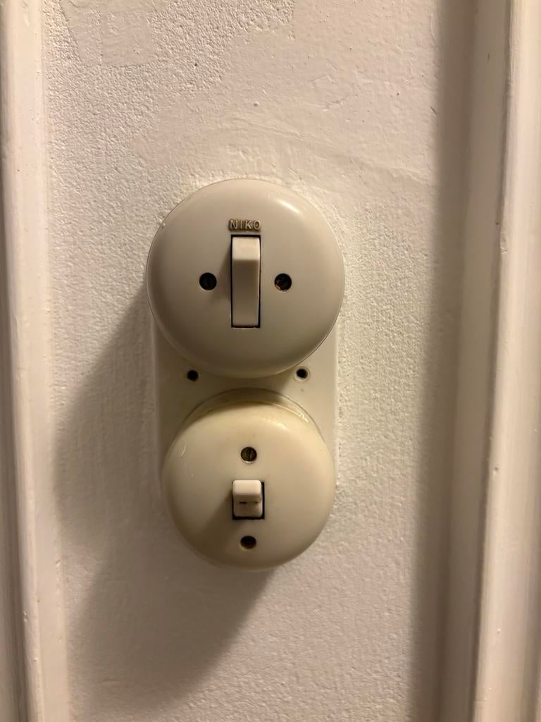 Vintage NIKO dubbele schakelaar - Opbouw, Ophalen of Verzenden, Gebruikt, Schakelaar