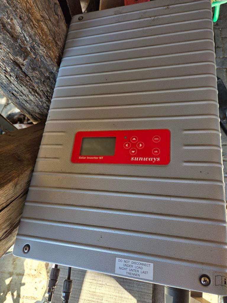 Sunways NT 3700 Omvormer, Doe-het-zelf en Verbouw, Elektra en Kabels, Gebruikt, Overige typen, Ophalen