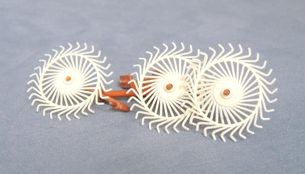 Britains 9537 Vicon-Lely Acrobat Rake / Hooischudder, Ophalen of Verzenden, Gebruikt, Tractor of Landbouw