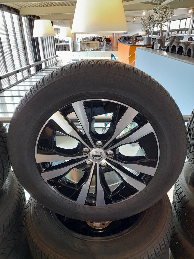 Nokian 235/60 R18 All Season banden, 18 inch, Gebruikt, -, -