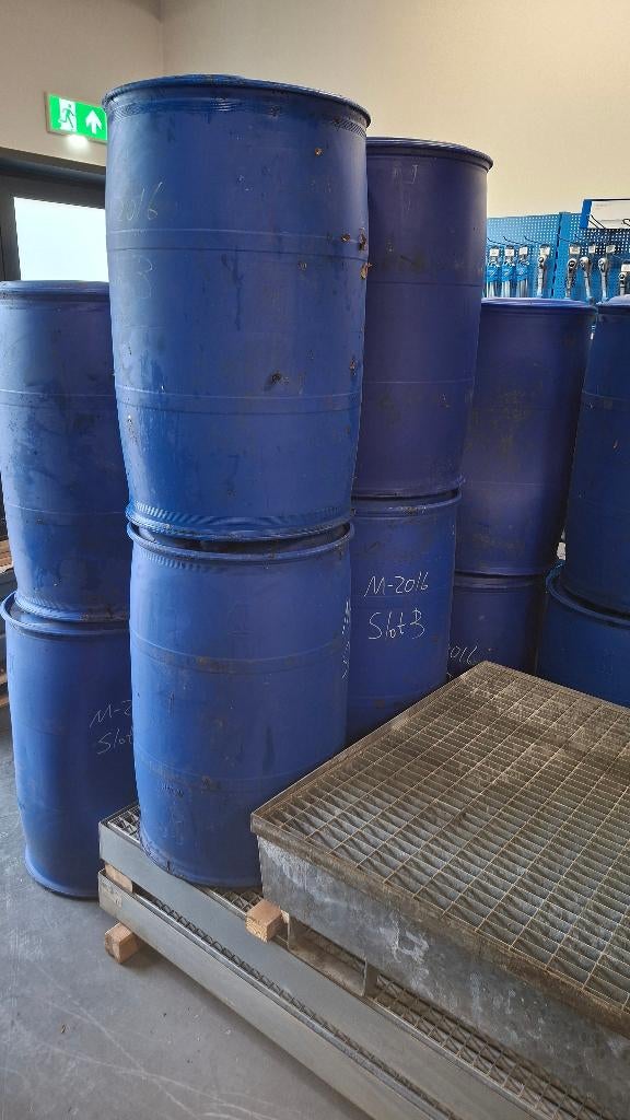 Partij Kunststof vaten tonnen regenton vloeistof regen ton, Ophalen, Kunststof, 150 liter of meer, .