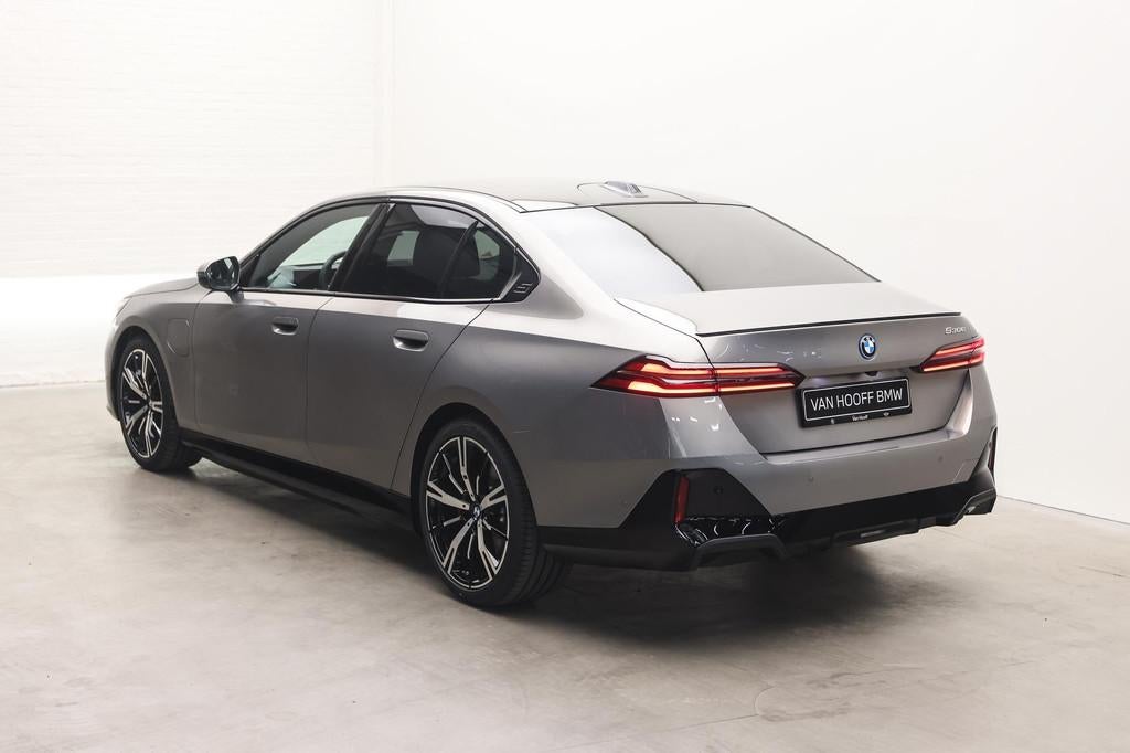 BMW 5 Serie 530e M Sport Automaat / Panoramadak / Trekhaak /, Automaat, 1998 cc, Achterwielaandrijving, Zwart