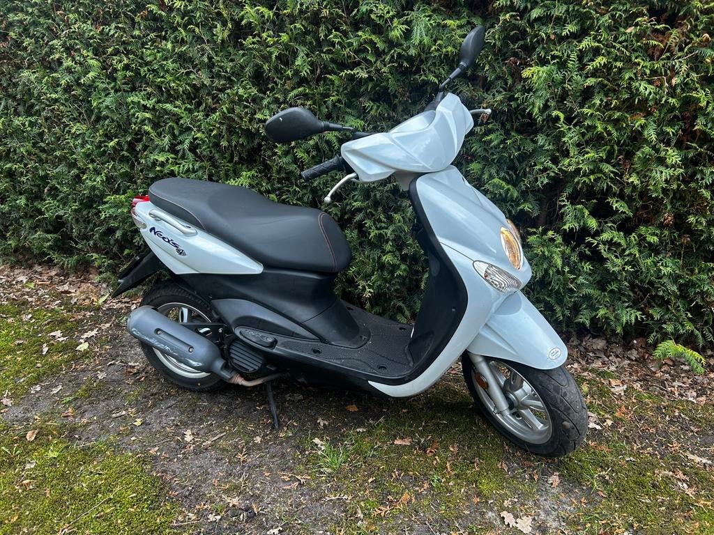 Scooter yamaha Neos parelmoer wit, Fietsen en Brommers, Scooters | Yamaha, Ophalen, Gebruikt, 49 cc, Benzine