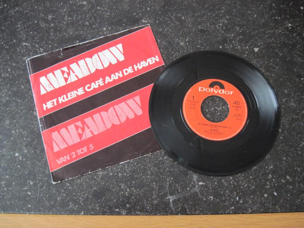 Meadow - Het kleine café aan de haven (single), Gebruikt, 7 inch, Single, Ophalen of Verzenden