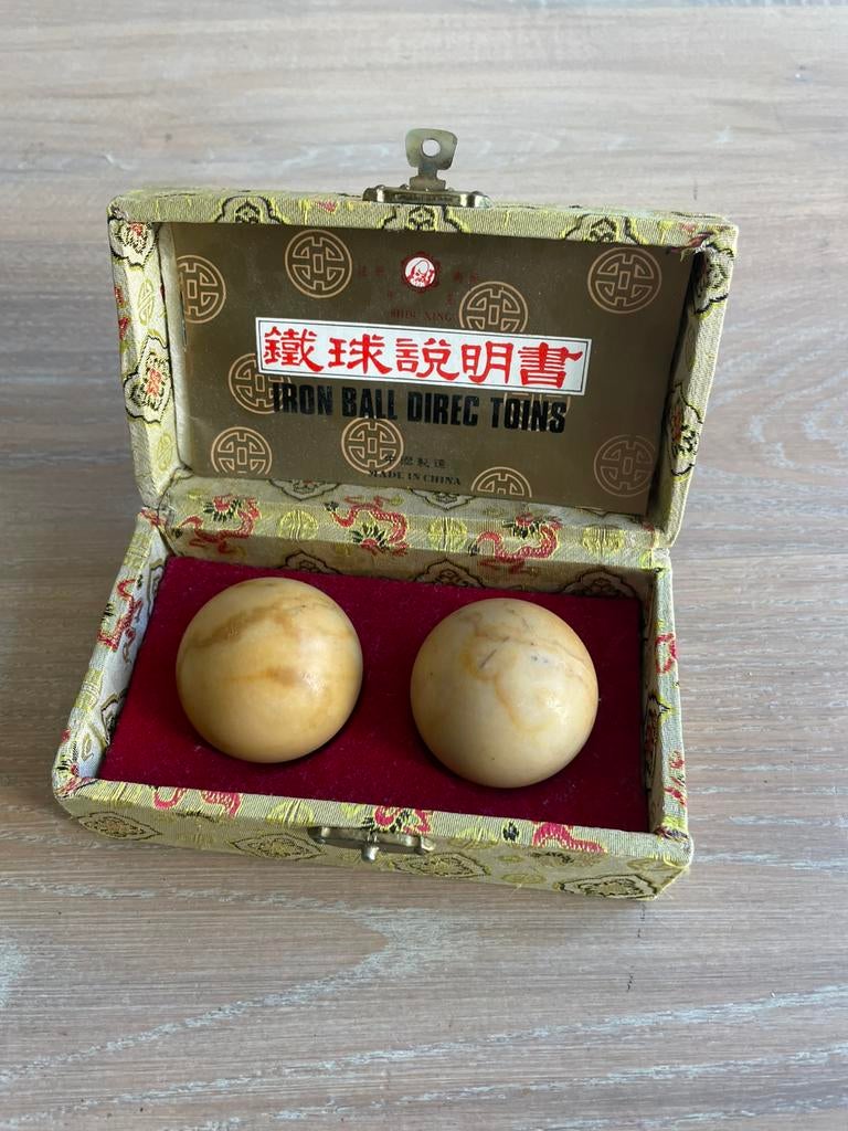 Chinese Baoding-ballen van gemarmerd steen in doos, Antiek en Kunst, Kunst | Niet-Westerse kunst, Ophalen of Verzenden