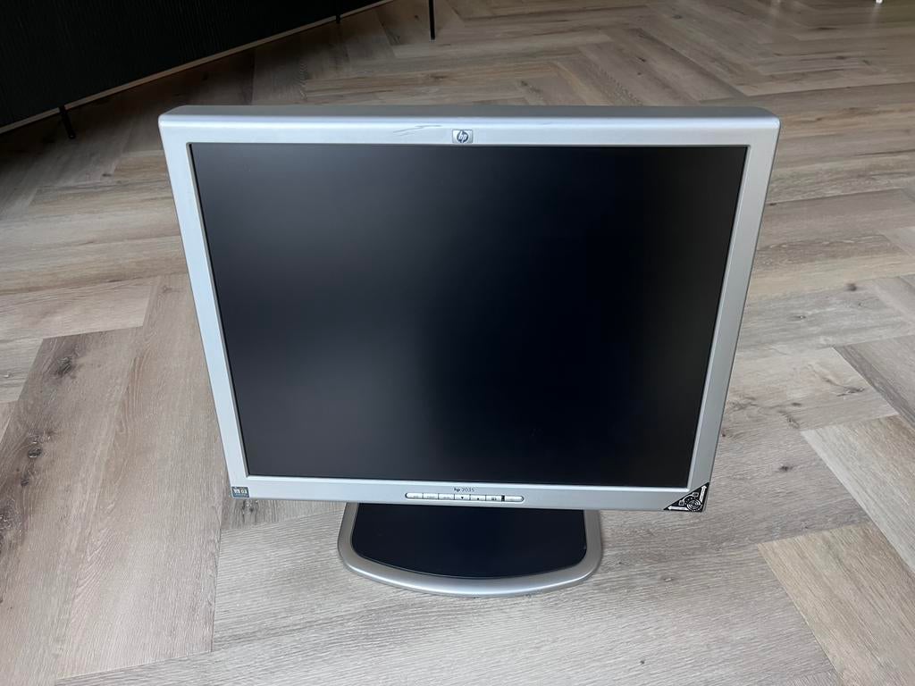 HP Kantelbare monitor / beeldscherm 20 inch zilver-zwart, Computers en Software, Monitoren, Gebruikt, Ophalen of Verzenden, Overige typen
