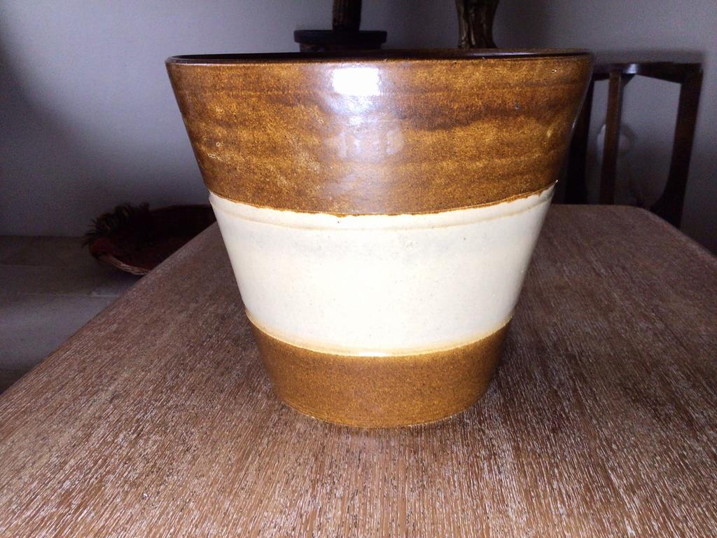 Vintage bloempot, bruin met beige., Rond, Ophalen of Verzenden, Zo goed als nieuw, Aardewerk
