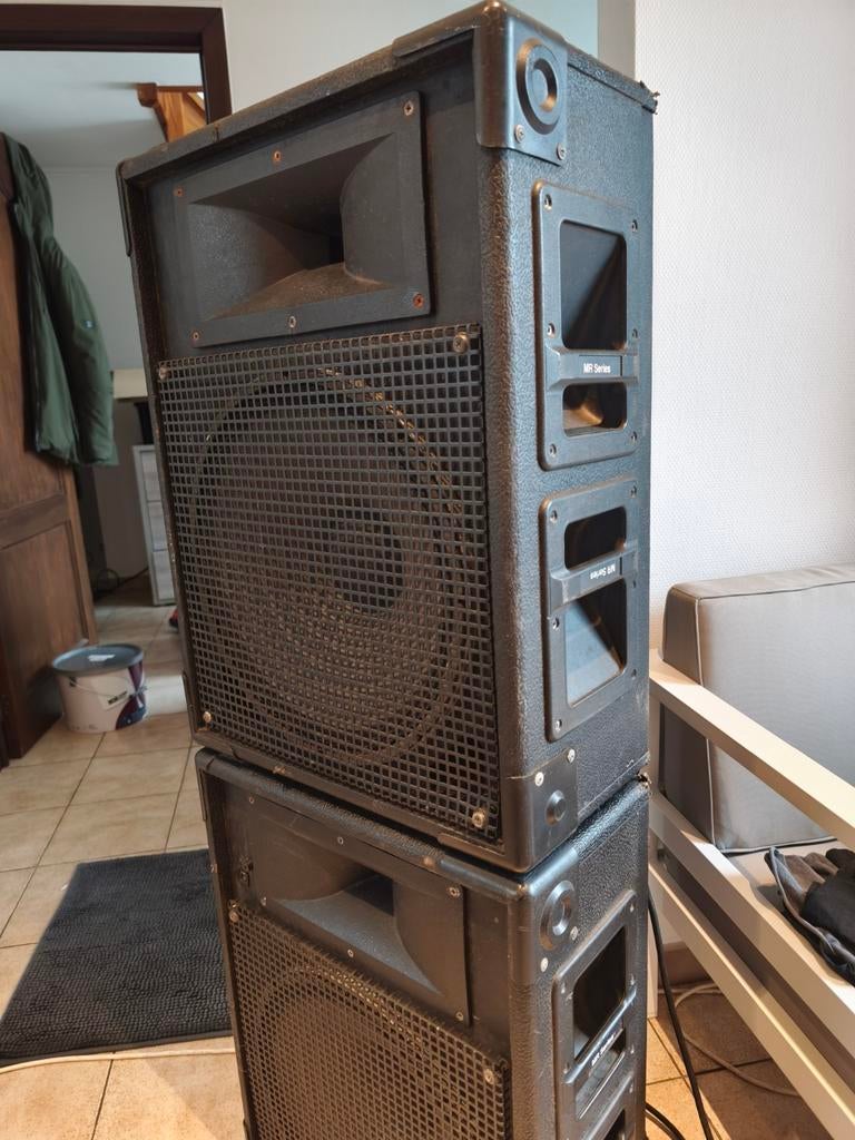 2 x 2 jbl MR 215 monitor+ flightcase = 120e/stuk, Ophalen of Verzenden, Gebruikt