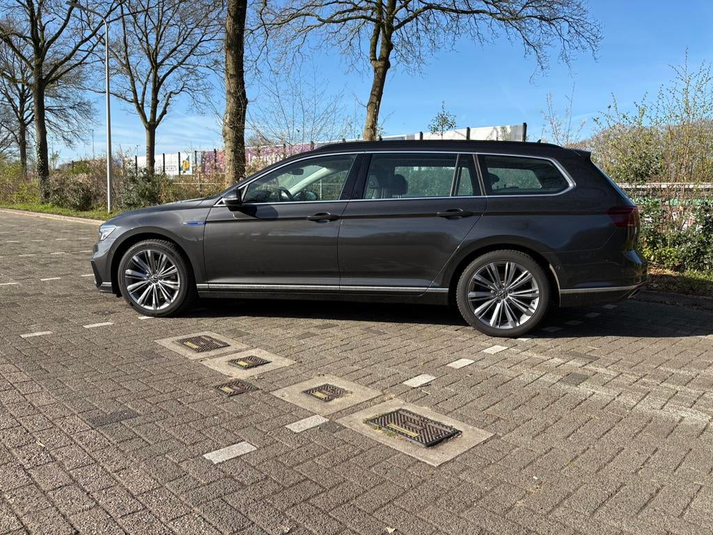 Volkswagen Passat GTE Phev Variant Panoramadak Trekhaak 2021, 77 km/l, Plug-in hybride, 1600 kg, USB