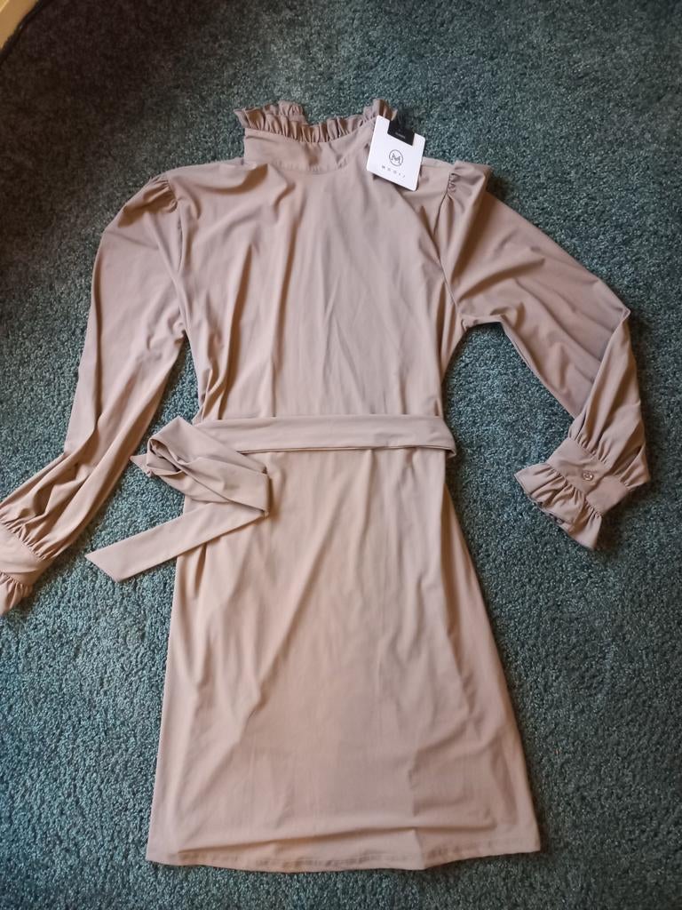 Mooij jurk, Kleding | Dames, Ophalen of Verzenden, Nieuw, Onder de knie