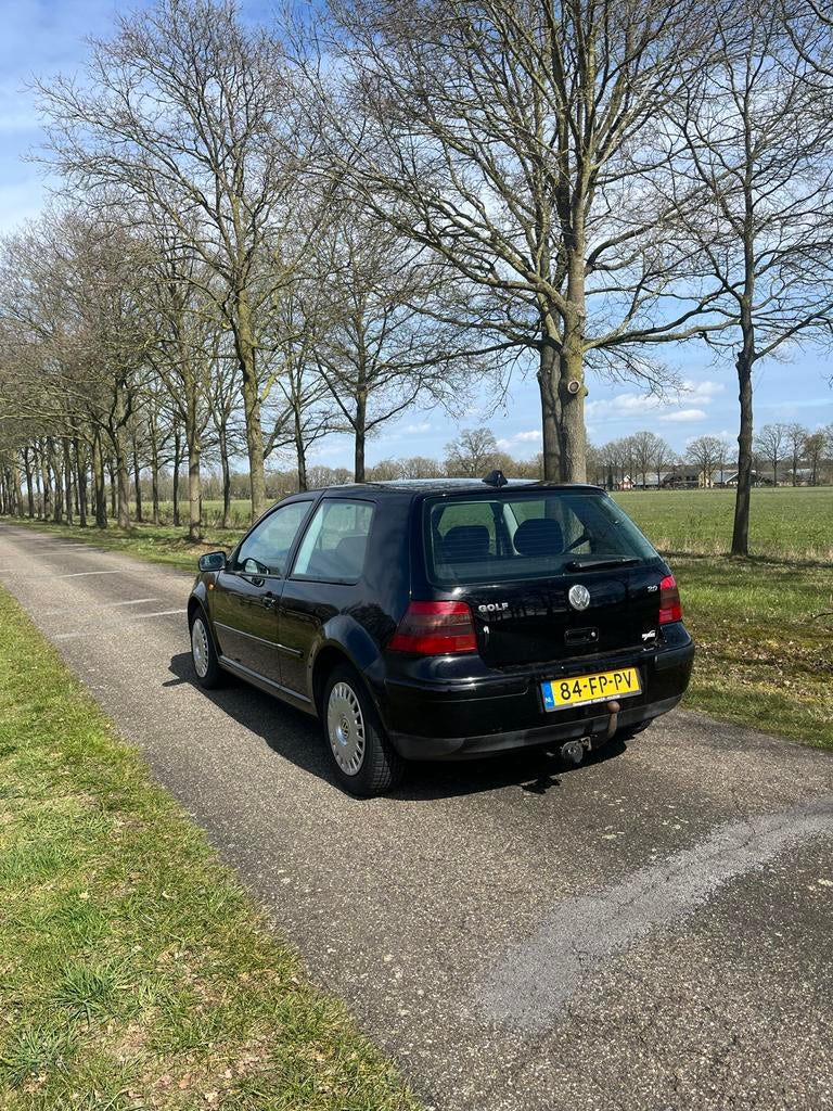 Volkswagen Golf 2.0 [TREKHAAK], 4 cilinders, 1984 cc, Zwart, Bedrijf