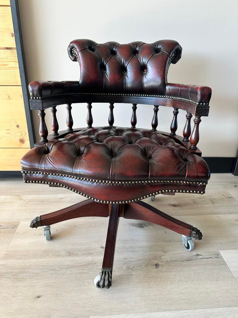 Engelse OxBlood Chesterfield captain Bureaustoel, Antiek en Kunst, Ophalen