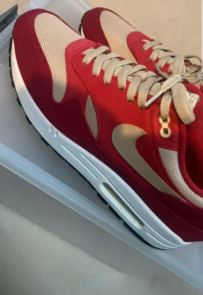 Nike Air Max sneakers curry, Ophalen of Verzenden, Zo goed als nieuw, Rood, Sneakers of Gympen