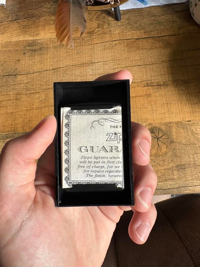 Zippo aansteker met vrachtwagen print (in doos met papieren), Verzamelen, Ophalen of Verzenden, Zo goed als nieuw, Aansteker