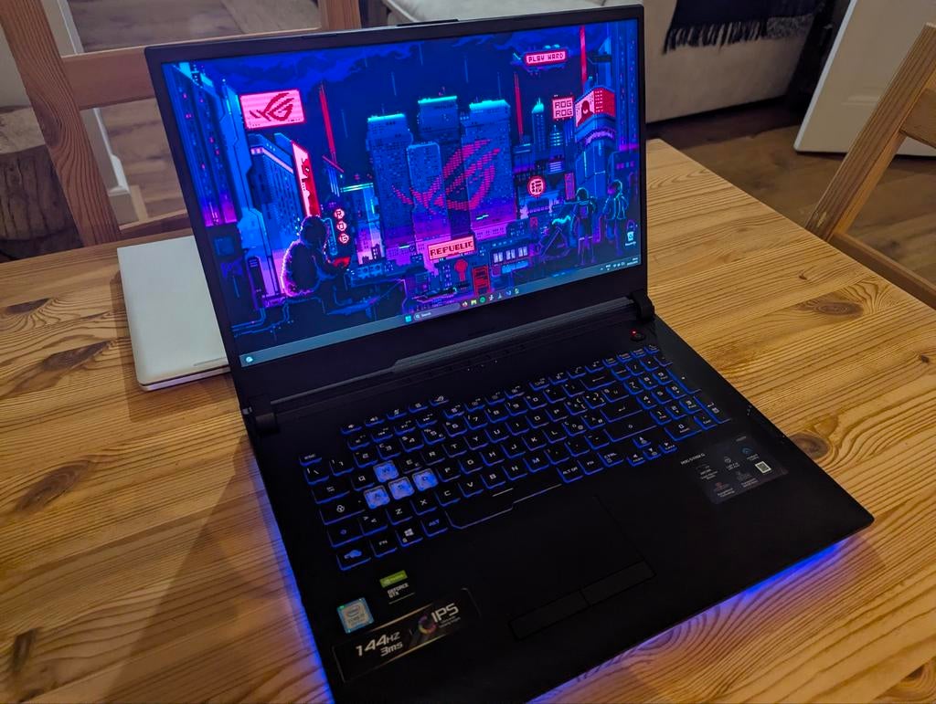 Asus ROG Strix G731GU - Gaming Laptop, Gebruikt, Met videokaart, Asus, Qwerty