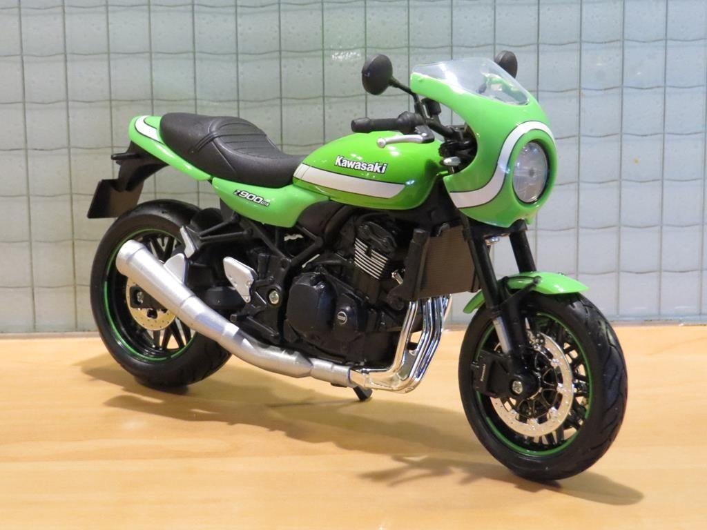 Kawasaki Z900 RS Cafe 1:12 green, May Cheong Group France S.A.S., Nieuw, Ophalen of Verzenden, 1:9 t/m 1:12