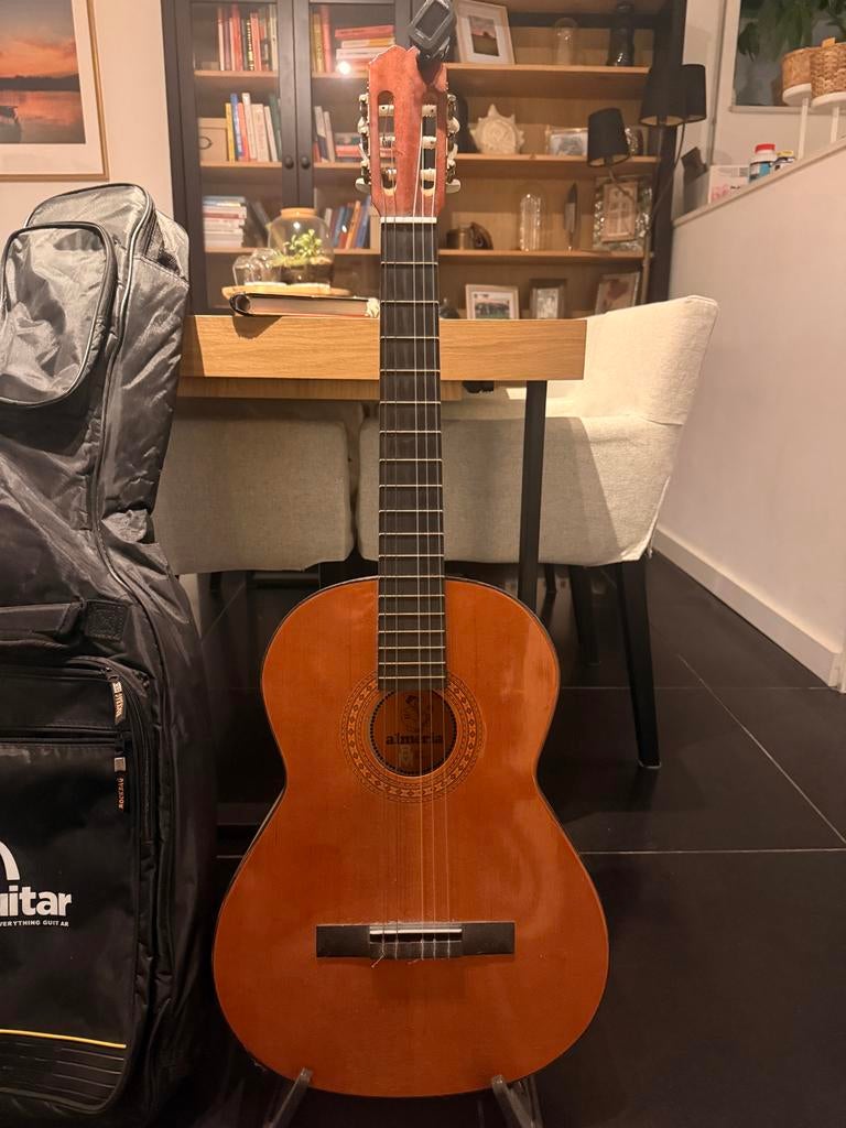 Gitaar + Accessoires €350 Waarde → €60, 1 snaar nodig, Muziek en Instrumenten, Snaarinstrumenten | Gitaren | Akoestisch, Gebruikt
