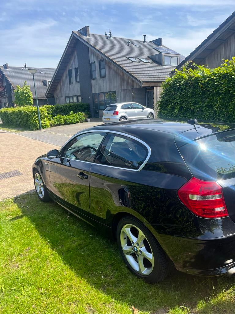 BMW 1-Serie 2.0 116I 3DR 2010 Zwart, Auto's, 1-Serie, Achterwielaandrijving, 1995 cc, 4 cilinders