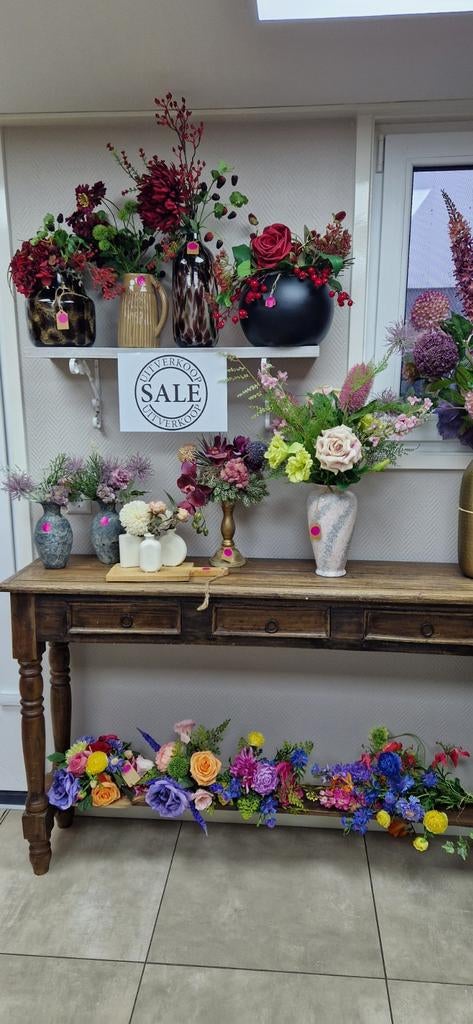 SALE boeketten en bloemstukken zijdebloemen en kunstbloemen, Huis en Inrichting, Woonaccessoires | Kunstplanten en Kunstbloemen