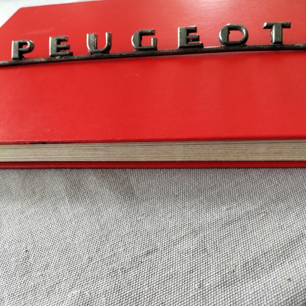 Peugeot Logo Embleem - Vintage Auto Onderdeel, Ophalen of Verzenden, Gebruikt, Achter, Peugeot
