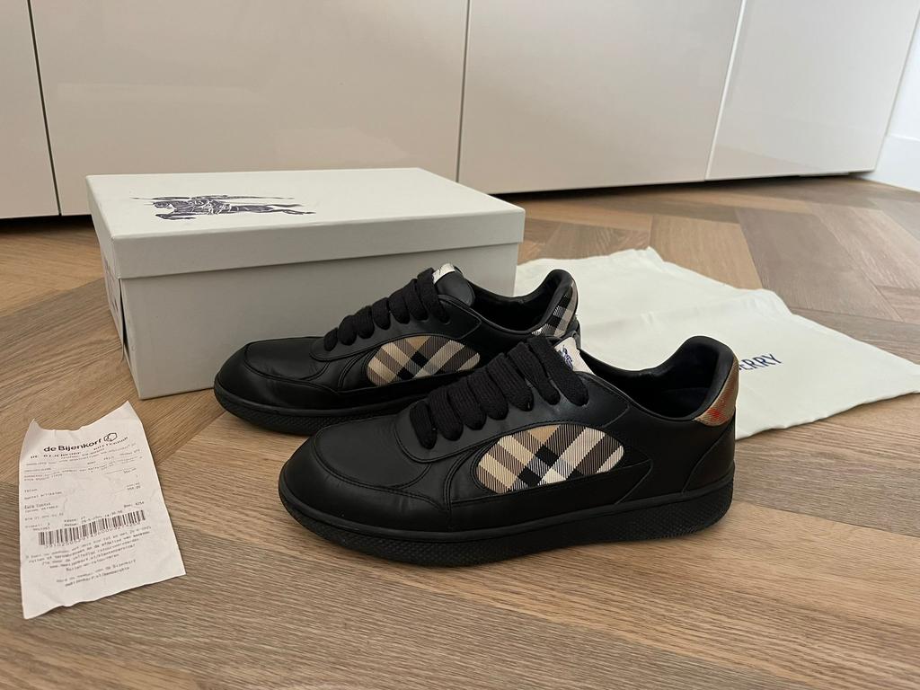 Burberry schoenen heren maat 42 met bon, Zwart, Ophalen of Verzenden, Sneakers of Gympen, Gedragen