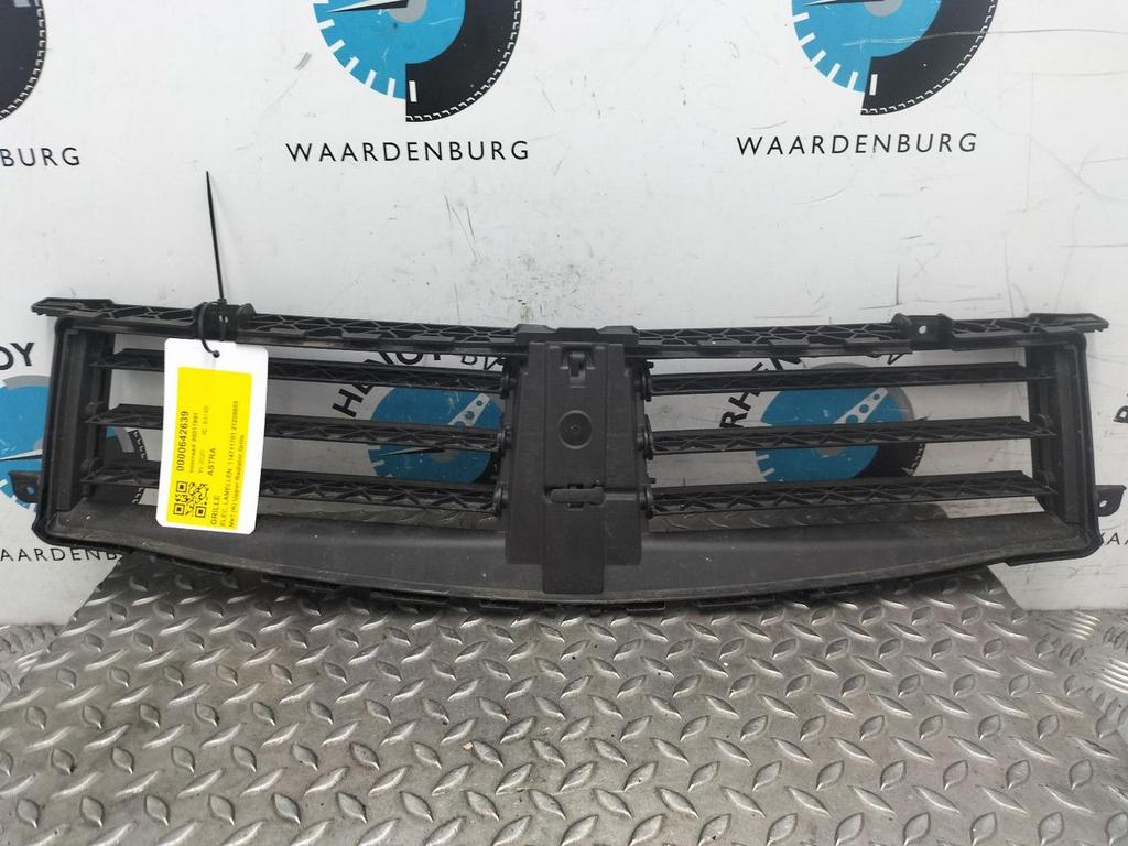 OPEL ASTRA K B16 BUSINES GRILLE 21200003 2020, Ophalen of Verzenden, Gebruikt, Stiba lid