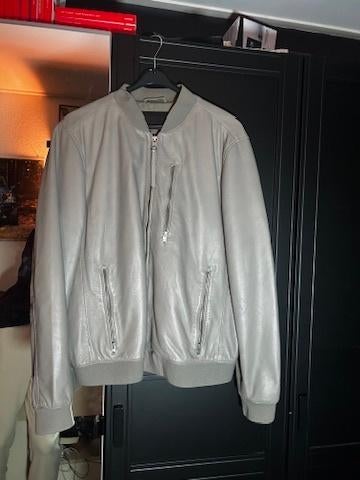 Allsaints Leren Bomberjack Beige/Grijs, Verzenden, Beige, Maat 56/58 (XL), Zo goed als nieuw