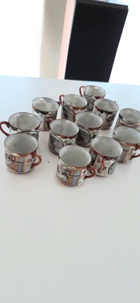 12 mini kopjes ca 1900 japans porselein, Ophalen